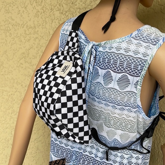 Brand new Authentic VANS Uni-Pak Checkered Unisex VN0A3WKDP2T  NWT
Fanny pack - Picture 13 of 16
